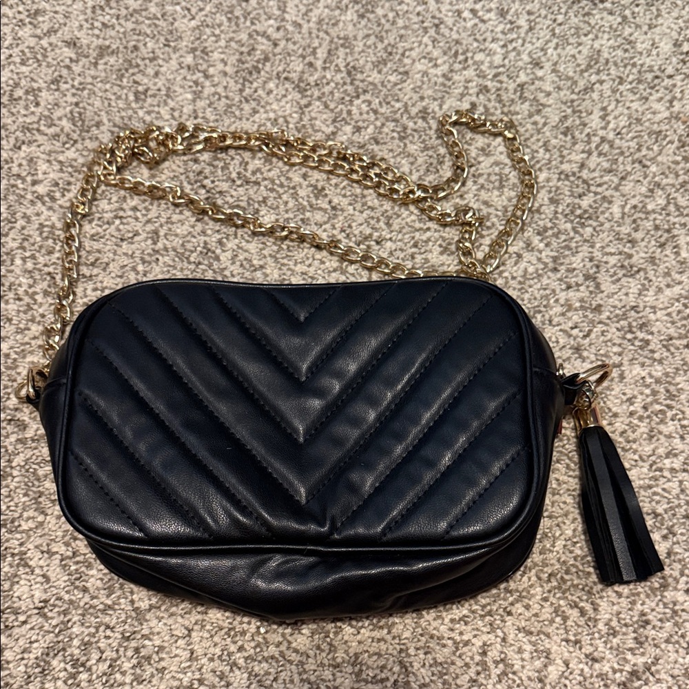 Elegant Black Quilted Shoulder Bag